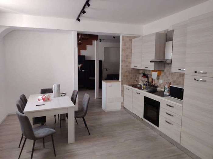 Appartamento con 6 locali in vendita in Via Caio Flacco, Norma