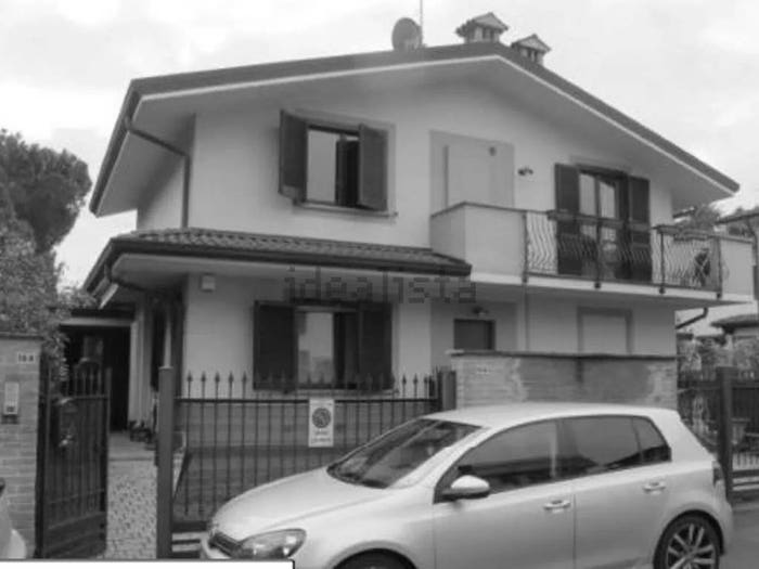Appartamento trilocale in vendita in Via Don Colombano Baruffo, Centro, San Colombano al Lambro