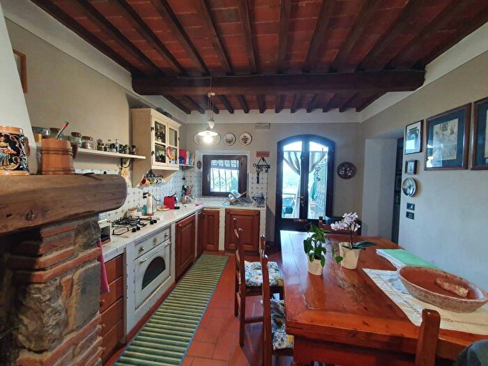 Casa con 6 locali in vendita in Serravalle Pistoiese