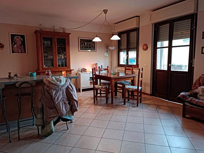 Appartamento con 6 locali in vendita in Via della Garfagnana, Castelnuovo di Garfagnana