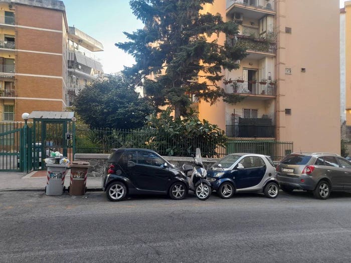 Appartamento trilocale in vendita in Via E A Mario, Arenella, Napoli