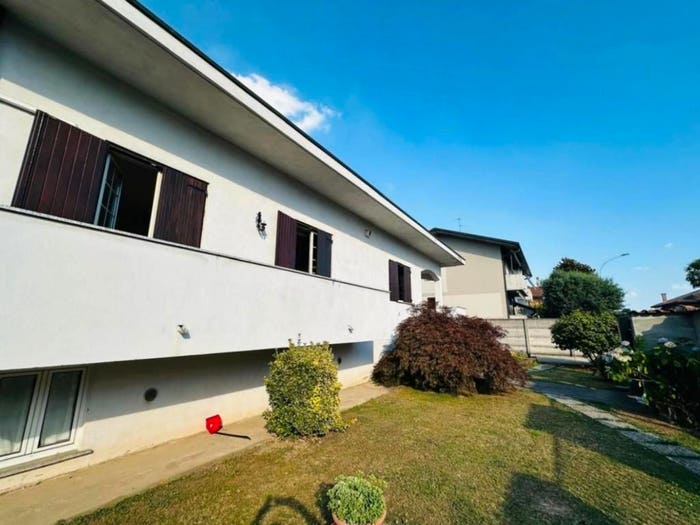Casa quadrilocale in vendita in Via Don Giovanni Minzoni, Centro, Cerro Maggiore