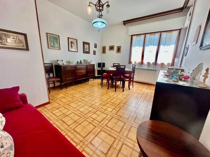 Appartamento con 5 locali in vendita in Avenza, Carrara