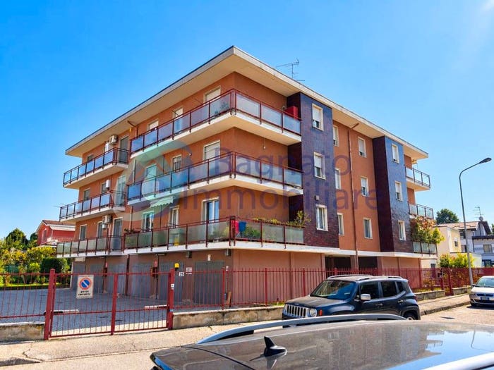Appartamento quadrilocale in vendita in Via San Tommaso d'Aquino, Cittadella Villaggio Dalmazia, Novara