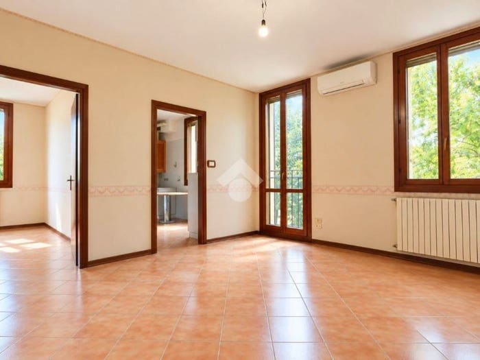 Appartamento con 6 locali in vendita in Via Valli, Calderara di Reno