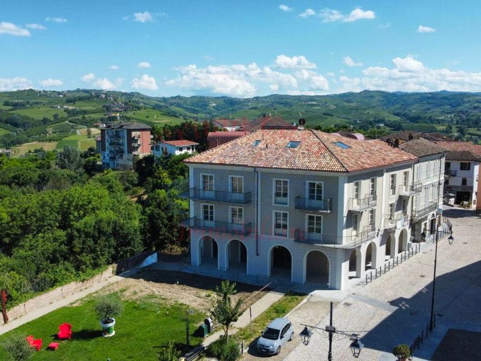 Appartamento bilocale in vendita in Piazza Guglielmo Marconi, Centro, Castagnole delle Lanze