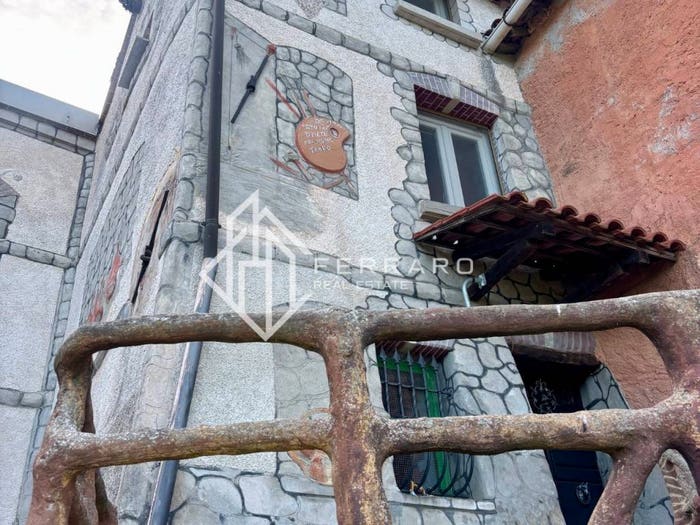 Casa con 6 locali in vendita in Via Cabitti, Pallare