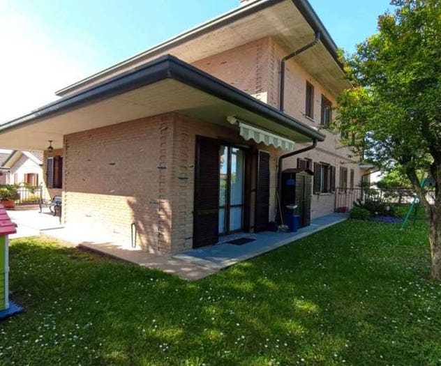 Casa in vendita in Via Zara, Centro, Inverigo