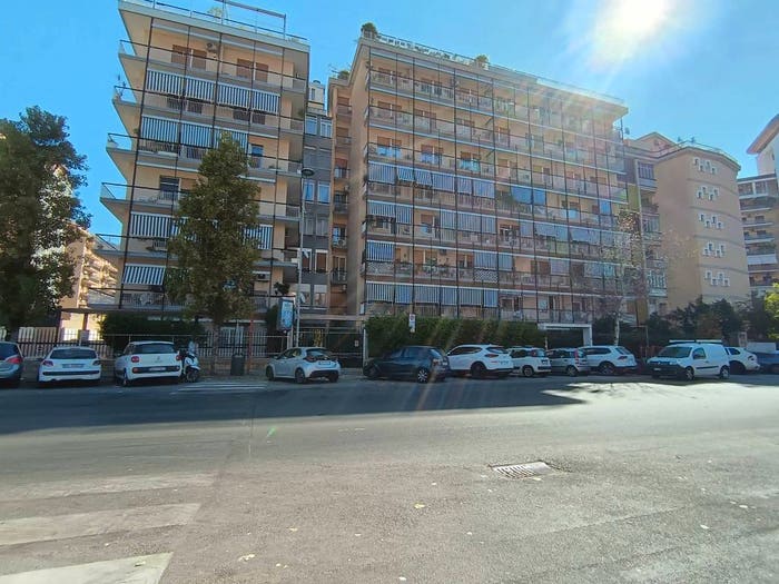 Appartamento con 6 locali in vendita in Viale Campania, De Gasperi Croce Rossa, Palermo