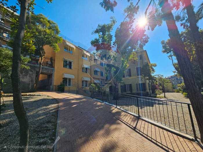 Appartamento trilocale in vendita in Via Sant'alberto, Sestri Ponente, Genova