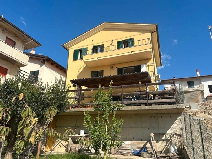 Casa con 6 locali in vendita in Via Piana, Casoli, Atri