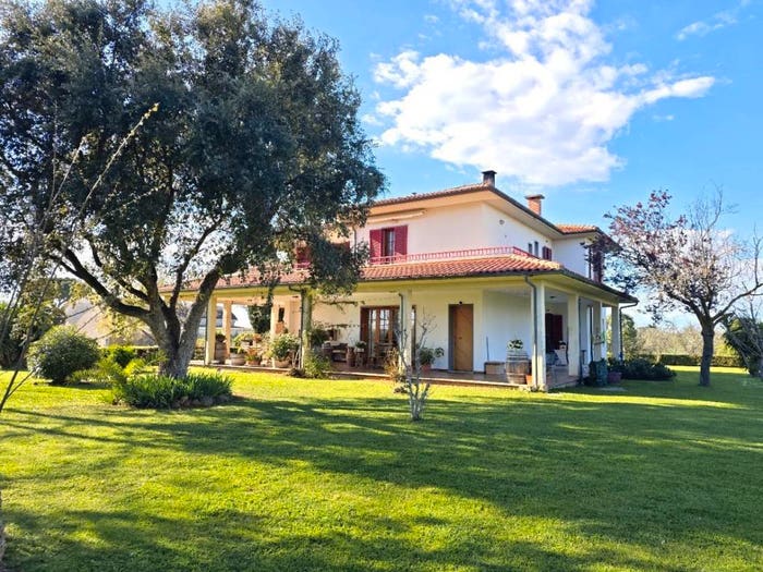 Casa con 6 locali in vendita in Castagneto Carducci