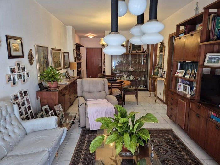 Appartamento quadrilocale in vendita in Avenza, Carrara