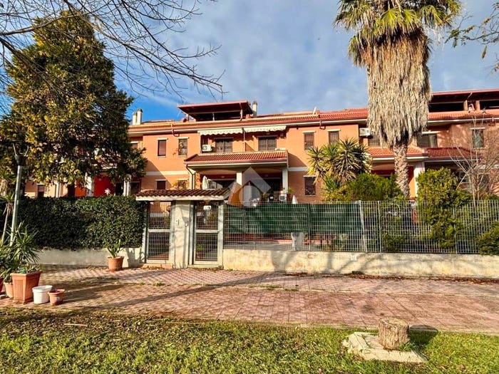Casa con 5 locali in vendita in Via Francesco Nardella, Comparto Biccari, Foggia