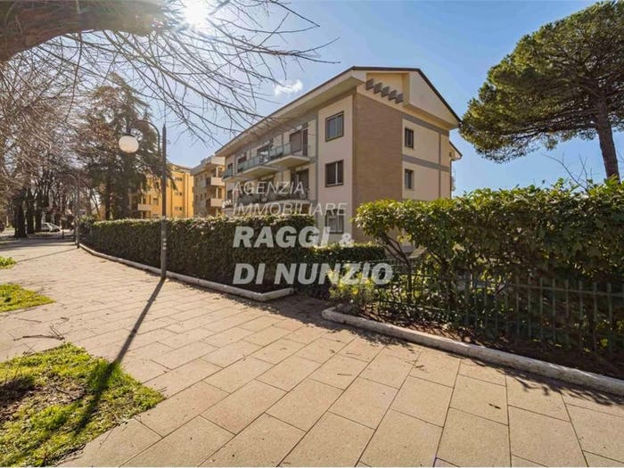Appartamento con 5 locali in vendita in Via San Bartolomeo, Centro, Grottaferrata