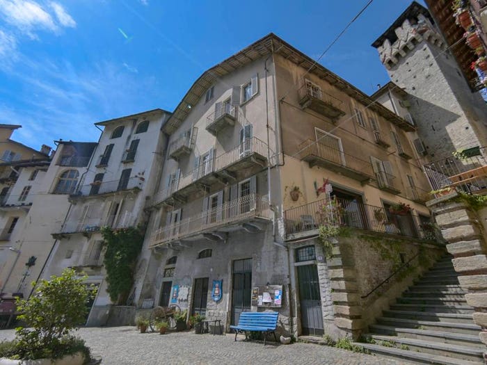 Casa con 6 locali in vendita in Piazza Gallenga, Lanzo Torinese