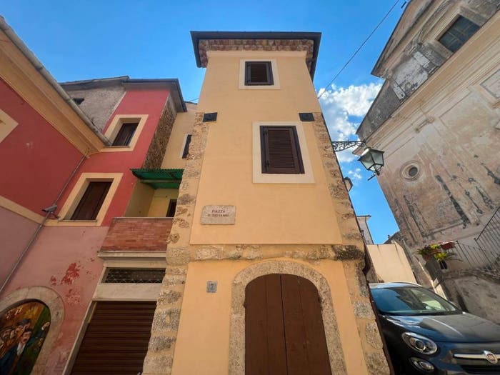 Casa trilocale in vendita in Piazza San Giovanni, Centro, Fontechiari