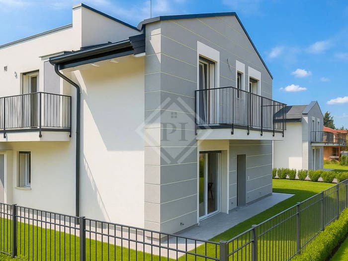 Casa con 6 locali in vendita in Centro, Malnate