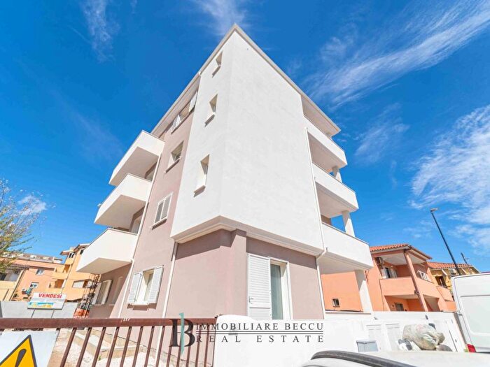 Appartamento trilocale in vendita in Via G De Simone, Viale Aldo Moro Ospedale Vecchio, Olbia