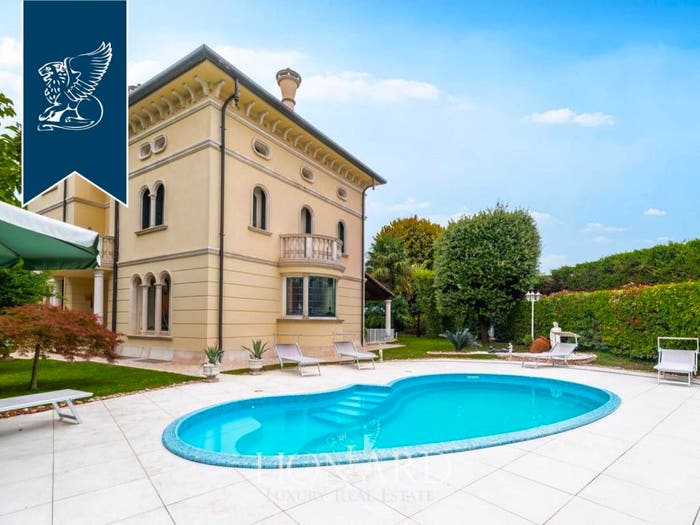 Casa con 6 locali in vendita in Centro, Chiarano