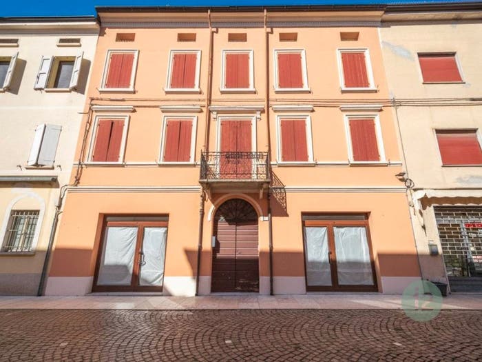Casa con 6 locali in vendita in via marconi, Centro, Novi di Modena