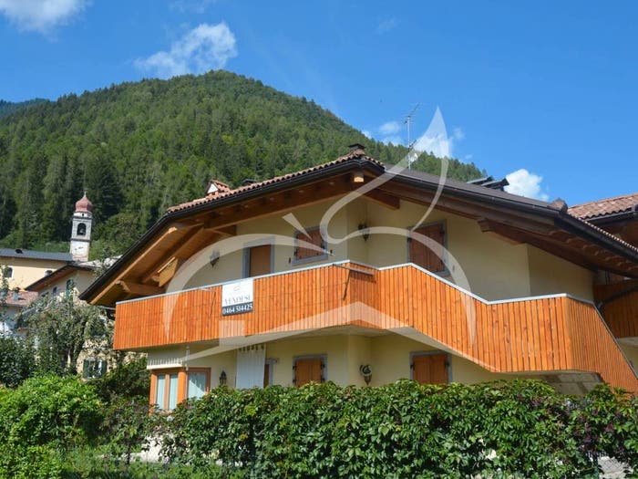 Appartamento trilocale in vendita in Via Brescia, Carisolo