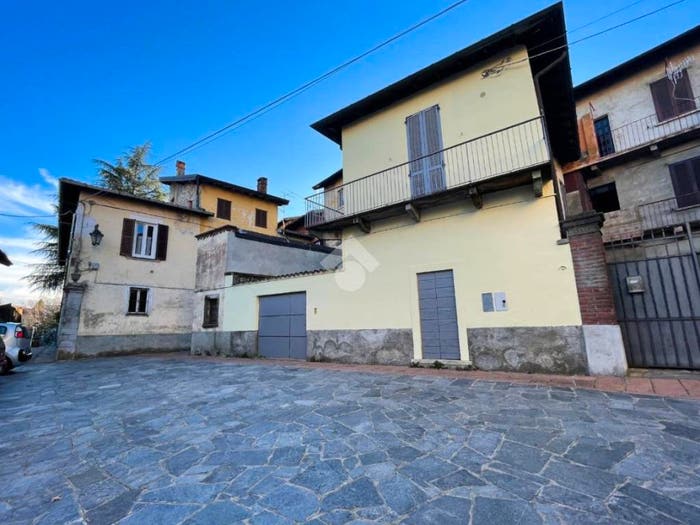 Casa quadrilocale in vendita in Piazza S Vittore, Centro, Arcisate
