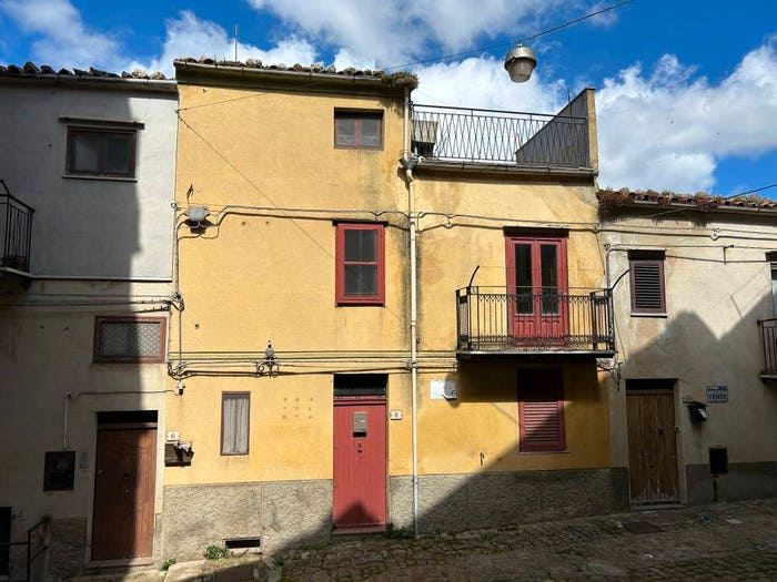 Casa con 6 locali in vendita in Via Pittore, Petralia Sottana