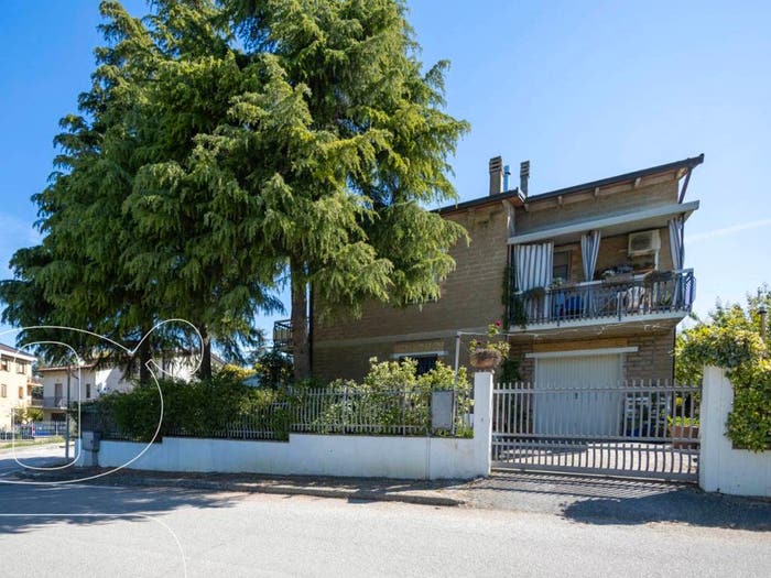 Casa con 6 locali in vendita in via caduti della miniera, Bastardo, Giano dell'Umbria