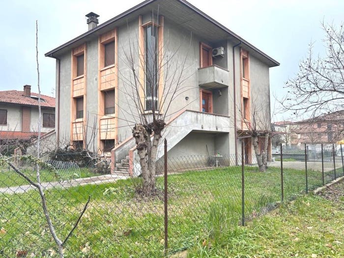 Appartamento con 5 locali in vendita in Via Giuseppe Galluzzi, Centro, Cortemaggiore