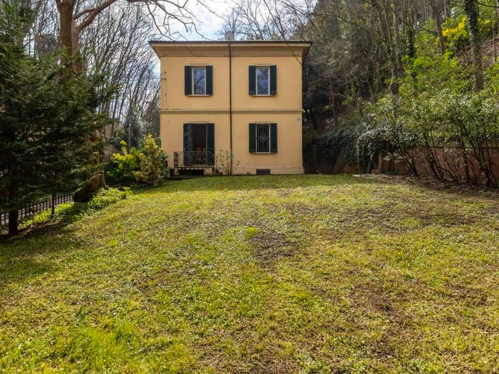 Casa con 6 locali in vendita in Via degli Scalini, Colli Castiglione, Bologna