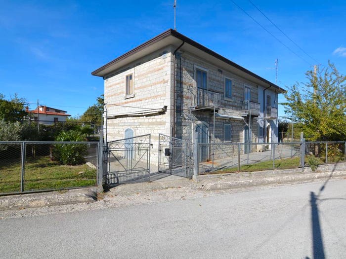 Casa con 5 locali in vendita in Guardia Lombardi