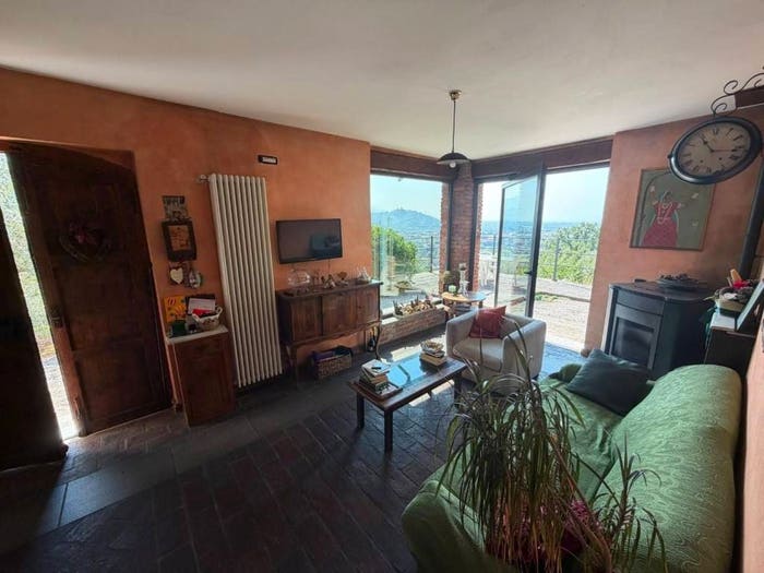 Casa con 6 locali in vendita in Via della Bassa, Marina di Carrara, Carrara