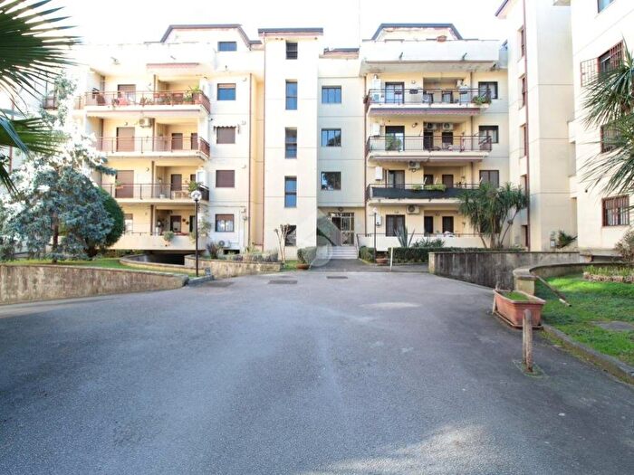 Appartamento quadrilocale in vendita in Via Santissimo Nome di Maria, Puccianiello, Caserta