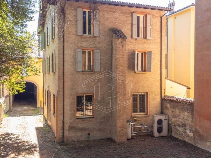Appartamento bilocale in vendita in Strada Maggiore, Santo Stefano, Bologna
