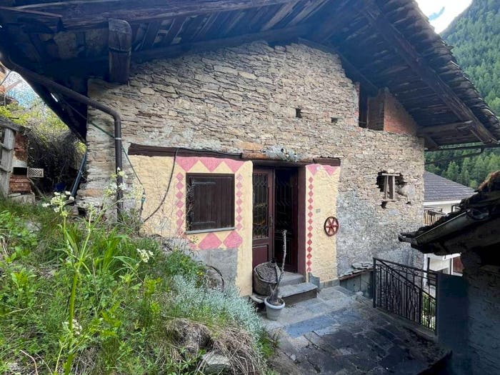Casa quadrilocale in vendita in Frazione Maddalena Snc, Prazzo