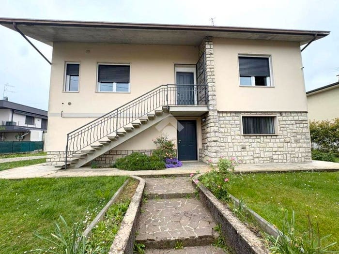 Casa trilocale in vendita in Via Seriole, Centro, Grumello del Monte