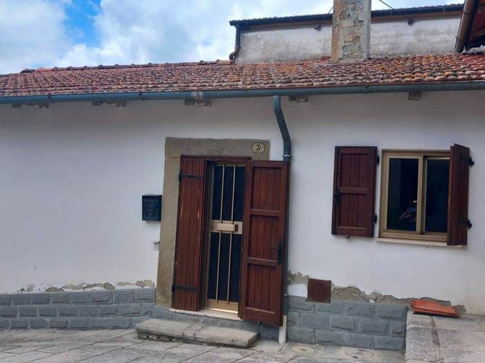 Casa con 6 locali in vendita in strada comunale di Marciano, Bibbiena