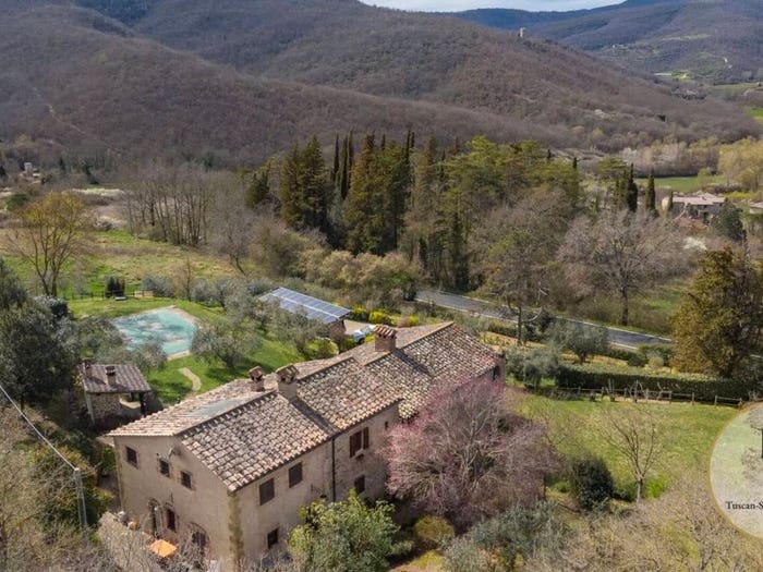 Casa con 6 locali in vendita in Via Cappuccini No Number, Centro, Passignano sul Trasimeno
