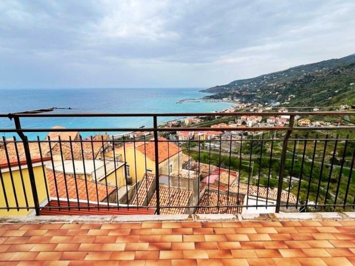 Appartamento con 6 locali in vendita in Via Regina Elena, Centro, Cetraro