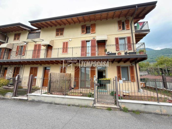 Appartamento trilocale in vendita in Via Guglielmo Marconi, Centro, Adrara San Martino