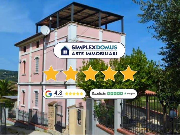 Appartamento con 6 locali in vendita in Contrada Aso, Carassai