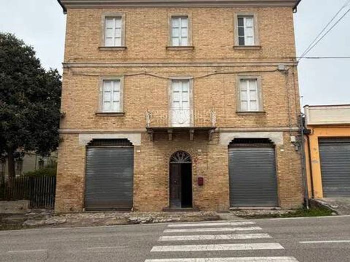 Casa con 6 locali in vendita in Via Roma, Acquaviva Picena