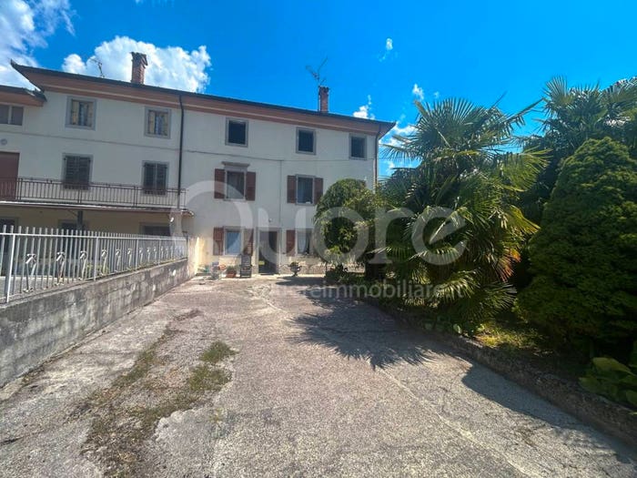 Casa con 6 locali in vendita in Via Tarcento, Centro, Faedis