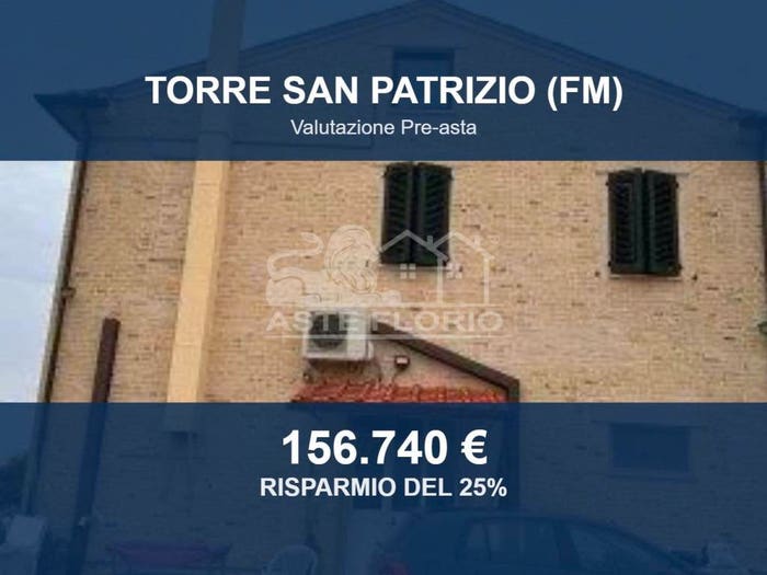 Appartamento con 5 locali in vendita in Via San Pietro, Centro, Torre San Patrizio