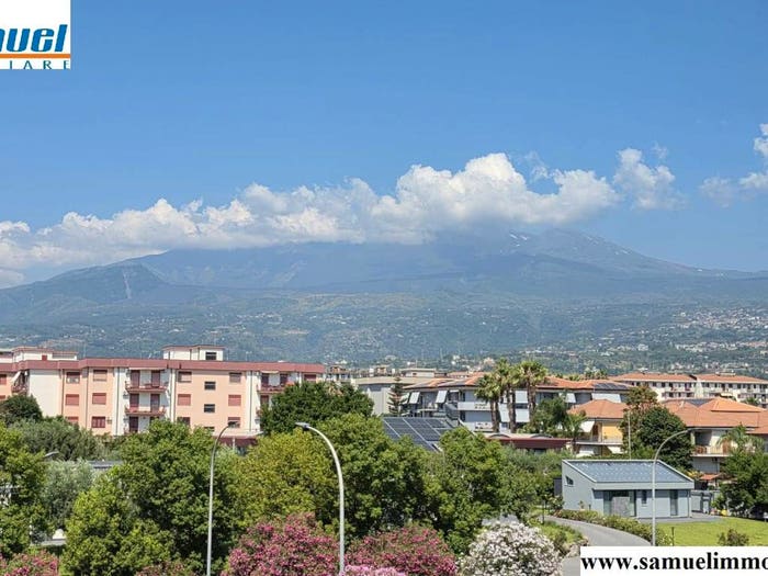 Appartamento trilocale in vendita in Via Mario Carbonaro, Centro, Riposto