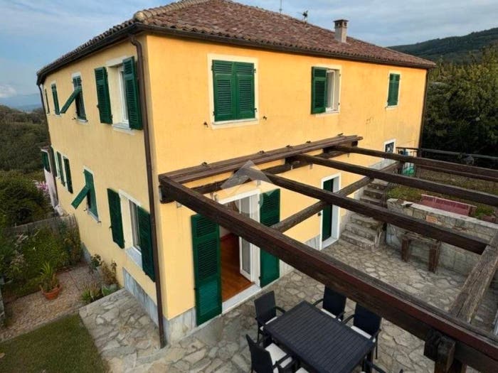 Casa quadrilocale in vendita in Via Purgatorio, Cornigliano, Genova