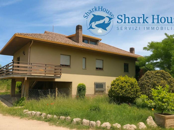 Casa con 6 locali in vendita in Via Bassano, Anagni