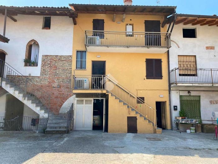 Appartamento con 6 locali in vendita in Via Don Vincenzo Moro, Brignano Gera d'Adda