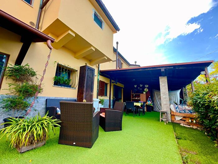 Casa con 6 locali in vendita in Frazione Varano, Varano, Ancona